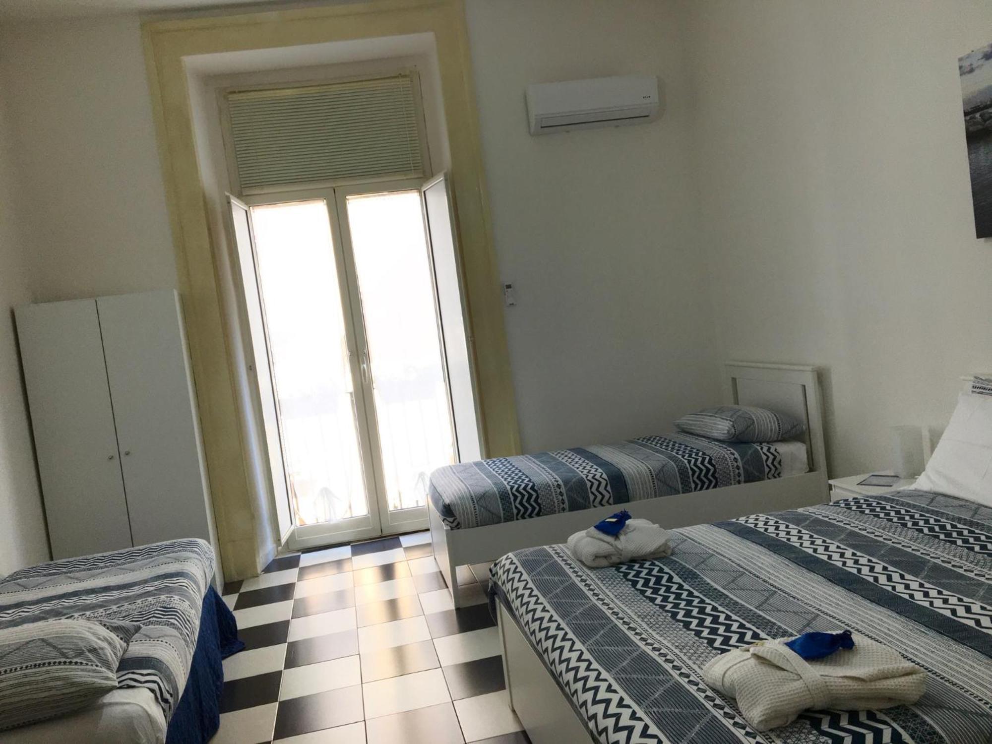 Mb Napoles Intera Casa * Napoli