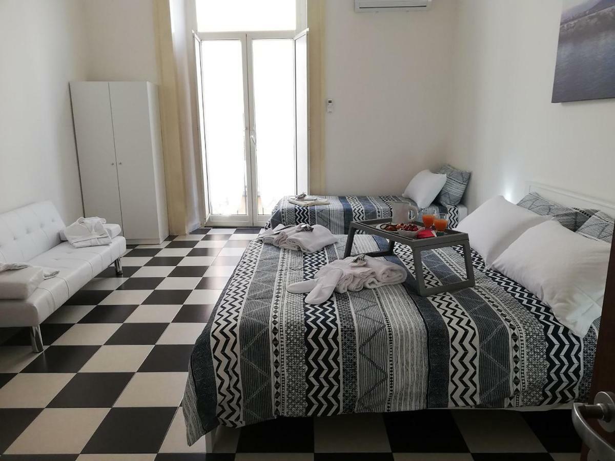 Mb Napoles Intera Casa Appartamento Napoli